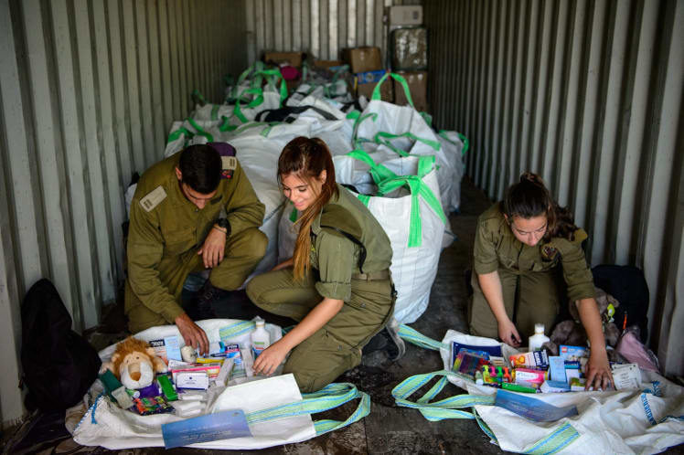 israel soldiers toys humanitarian aid