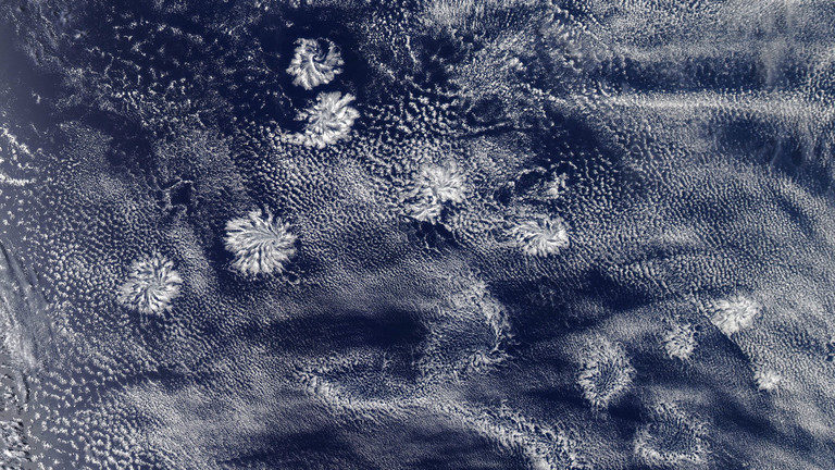 Click to enlarge cloud rosettes