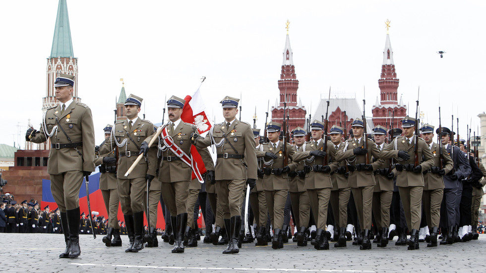 polish soldiers red sqare victory day