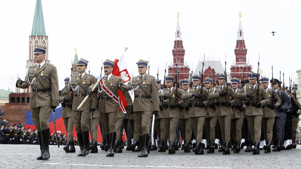 Click to enlarge polish soldiers red sqare victory day