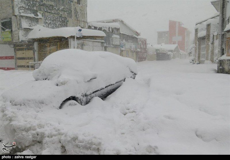 Severe snowstorms in northern Gilan province, which in some areas have reached a thickness of over two meters, have killed 7 and injured about 80 people