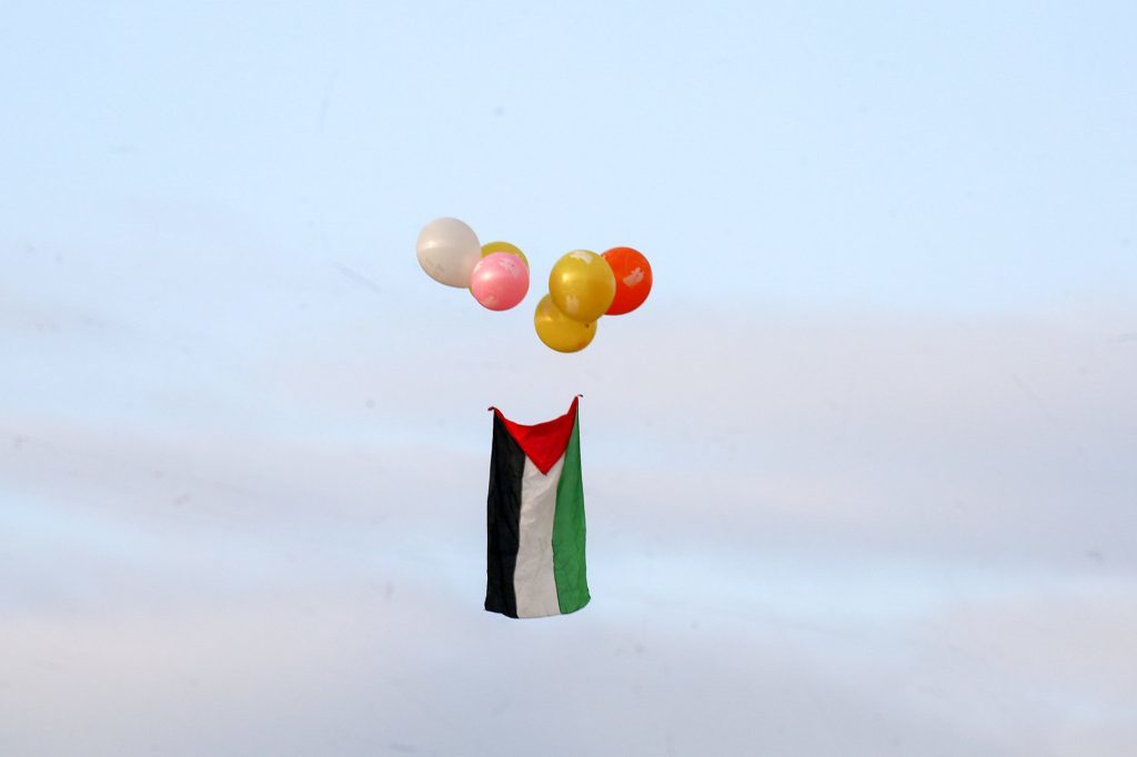 balloons gaza flag