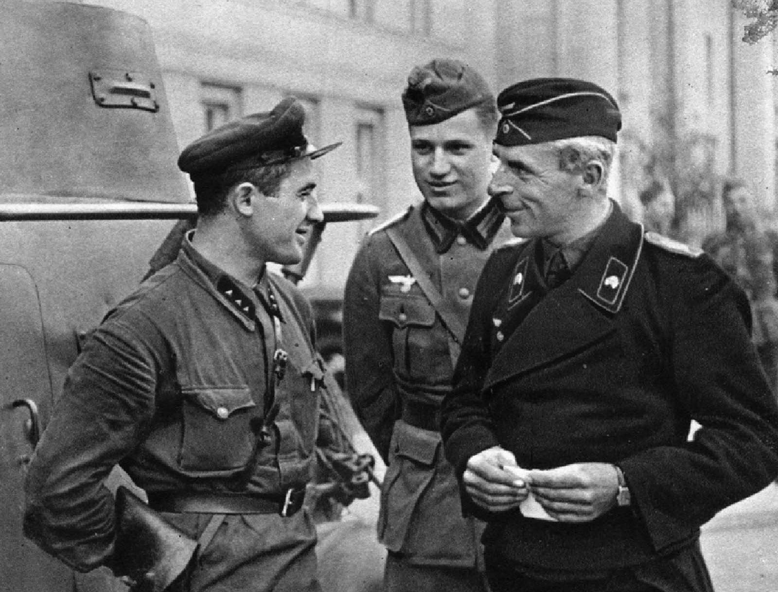 Soviet and German officers