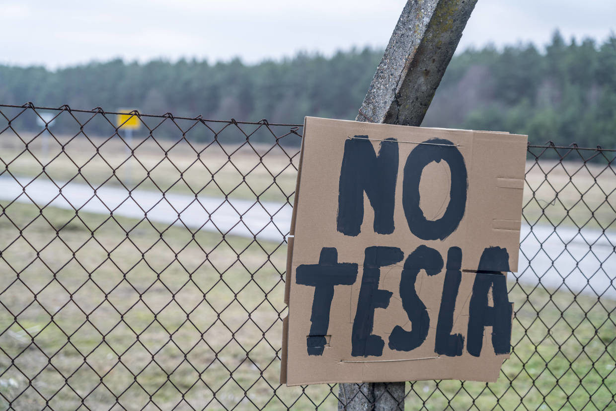 Click to enlarge protest poster tesla germany