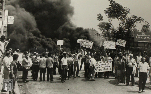 Click to enlarge protest in Italy