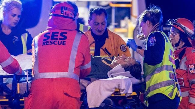 Paramedics train derailment Sydney-Melbourne