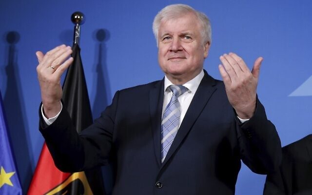 Click to enlarge Seehofer