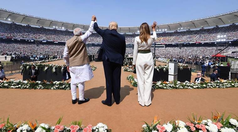 Click to enlarge trump visit india stadium modi