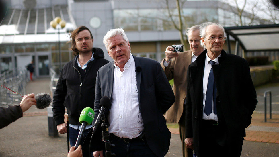 Click to enlarge Hrafnsson & Shipton Assange extradition hearing