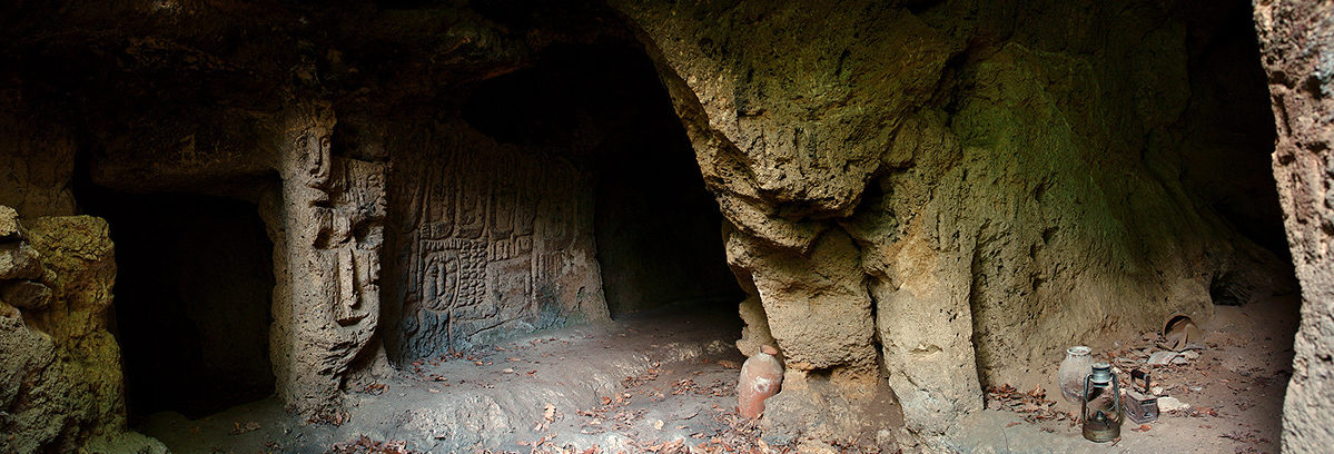 Lastiver pagan Cave