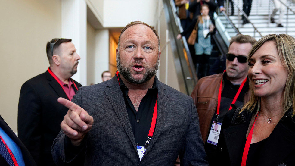 Click to enlarge alex jones cpac 2020