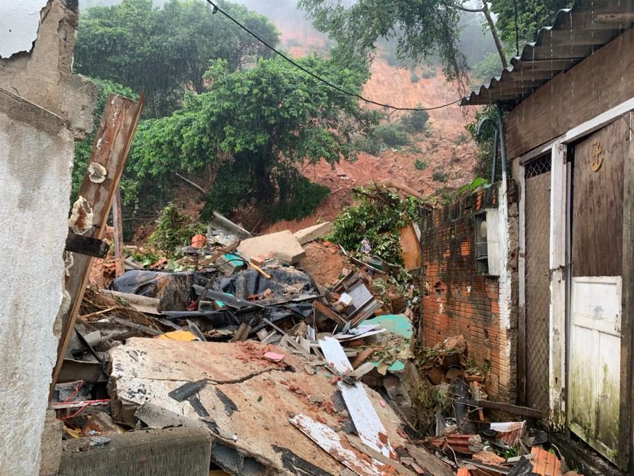 Click to enlarge Landslide and flood damage in Baixada Santista region, Sao Paulo, Brazil 03 March 2020.