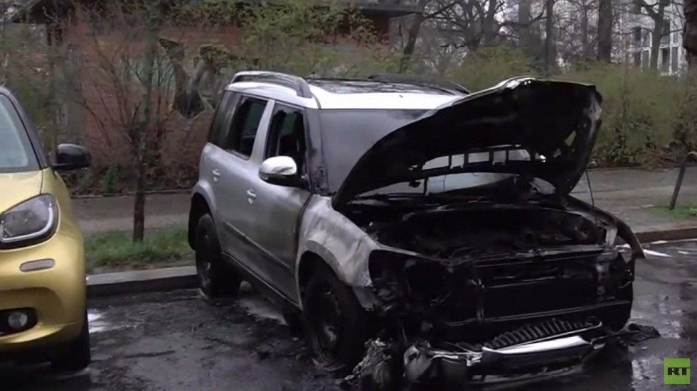 Click to enlarge AfD member car burned germany