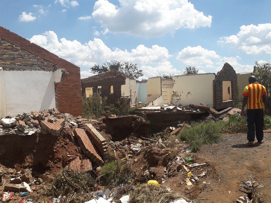 Click to enlarge Abandoned houses in Khutsong.