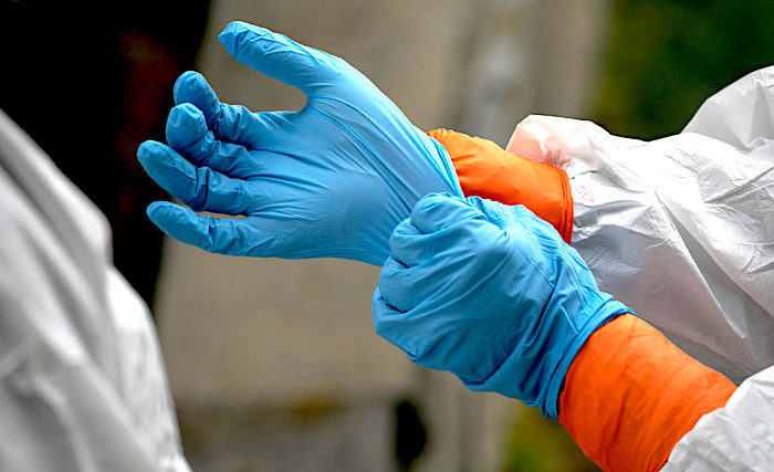blue gloves