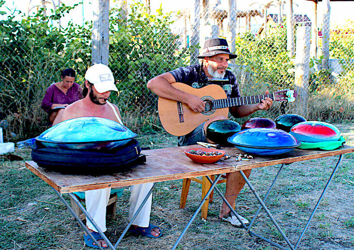 Buskers