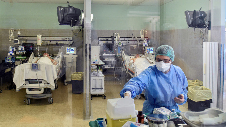 Click to enlarge medical worker coronavirus