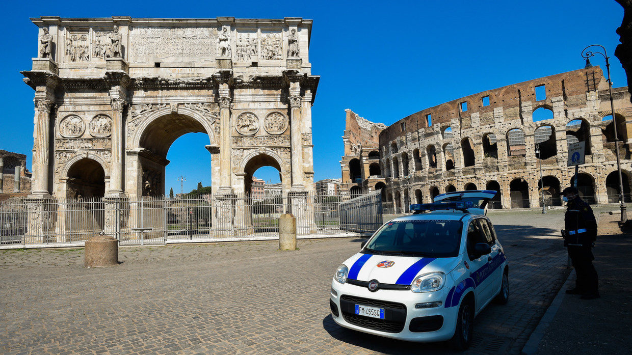 Click to enlarge Colosseum and Arch of Constantine