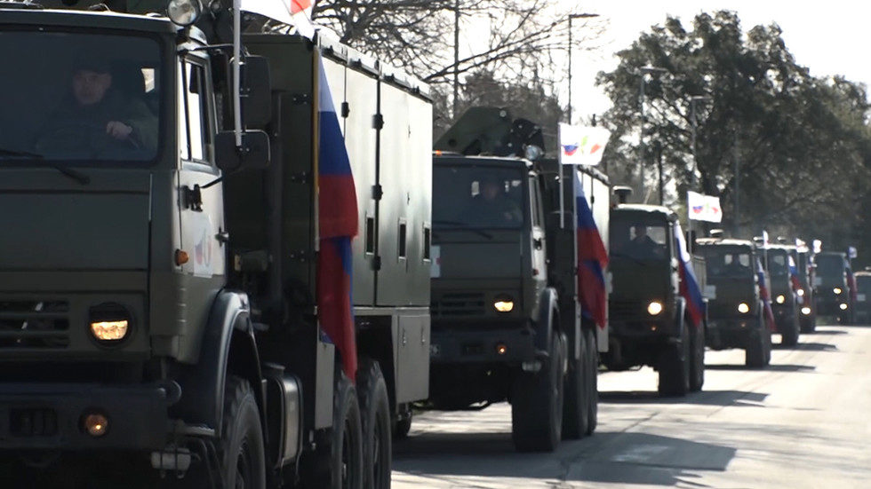 Russian convoy of medics in Italy