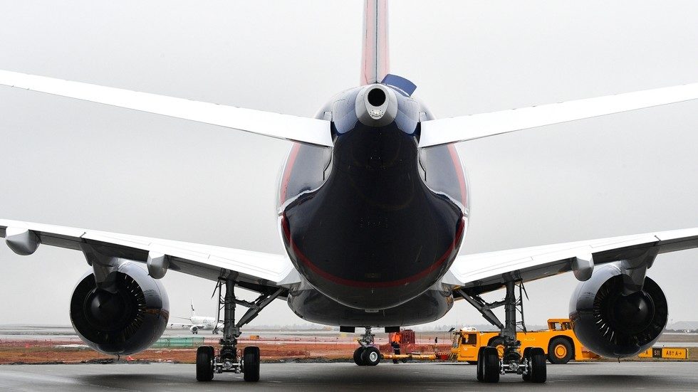 jet airliner plane