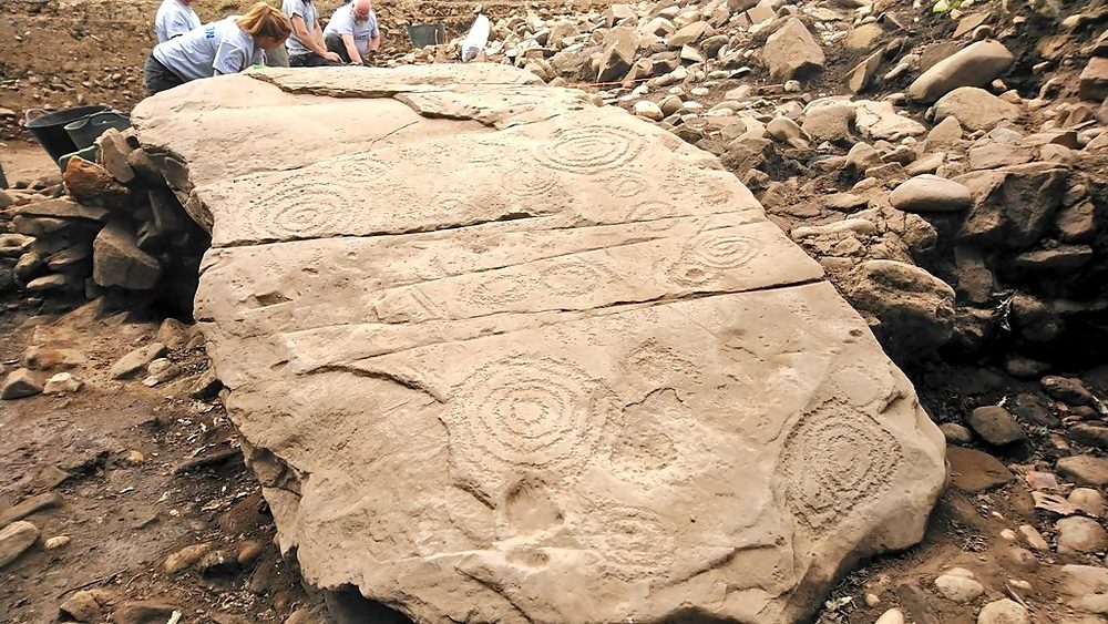 rock art Ireland Brú na Bóinne megalith