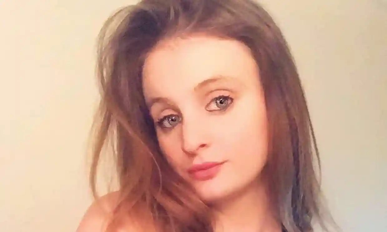Click to enlarge Chloe Middleton