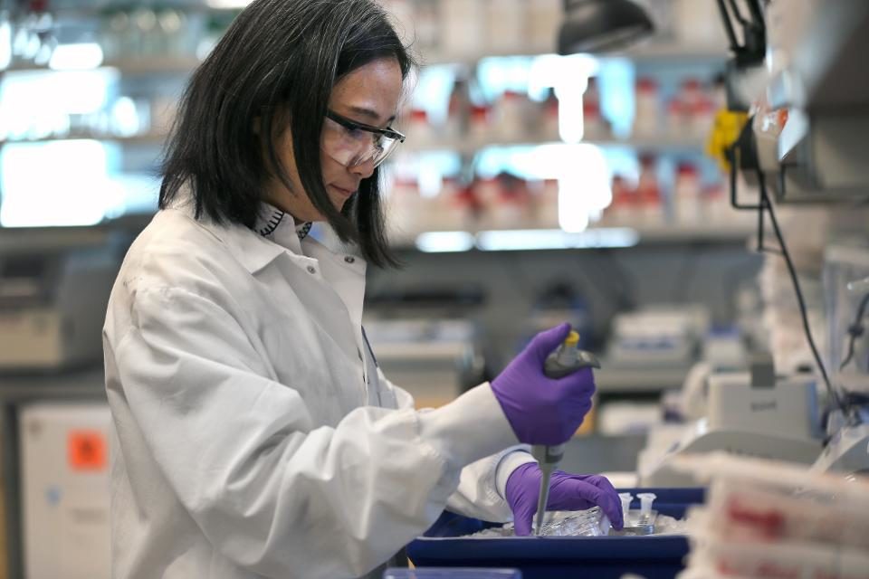 Click to enlarge Moderna lab vaccine
