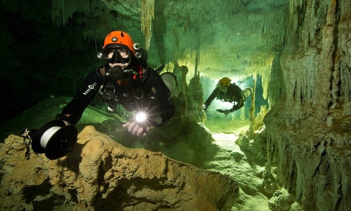 Click to enlarge divers underwater cave mexico mayans