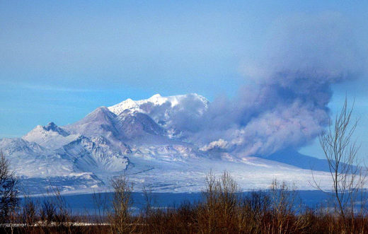 Shiveluch volcano ash plume