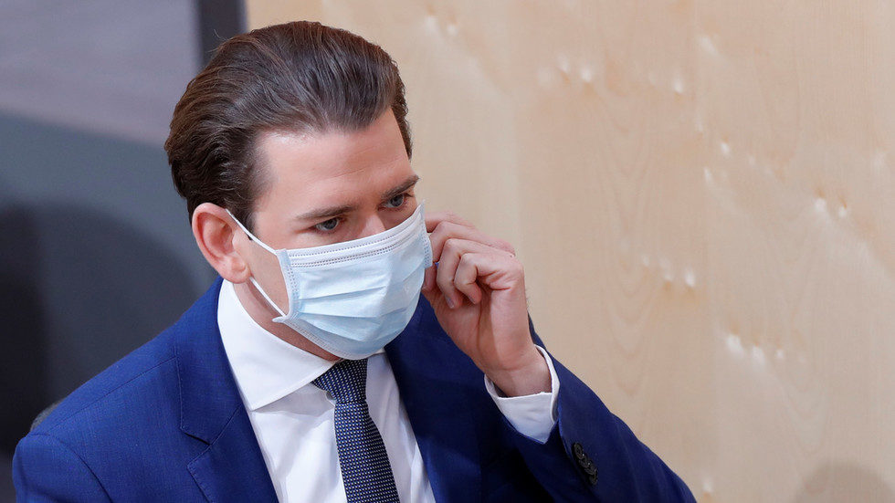 kurz in mask