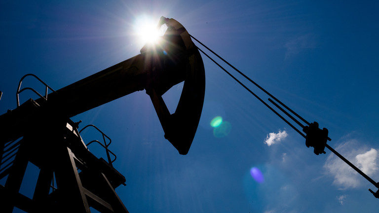 Click to enlarge oil pump