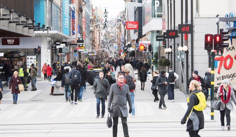 busy street stockholm coronavirus