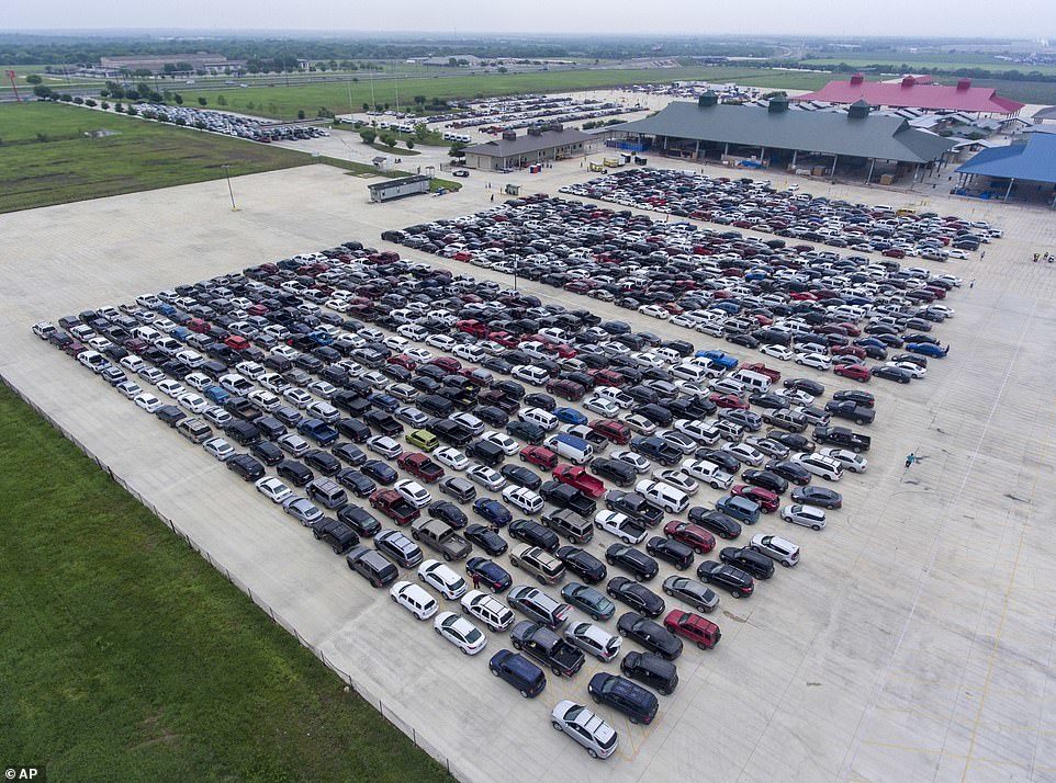 Click to enlarge Cars at food bank