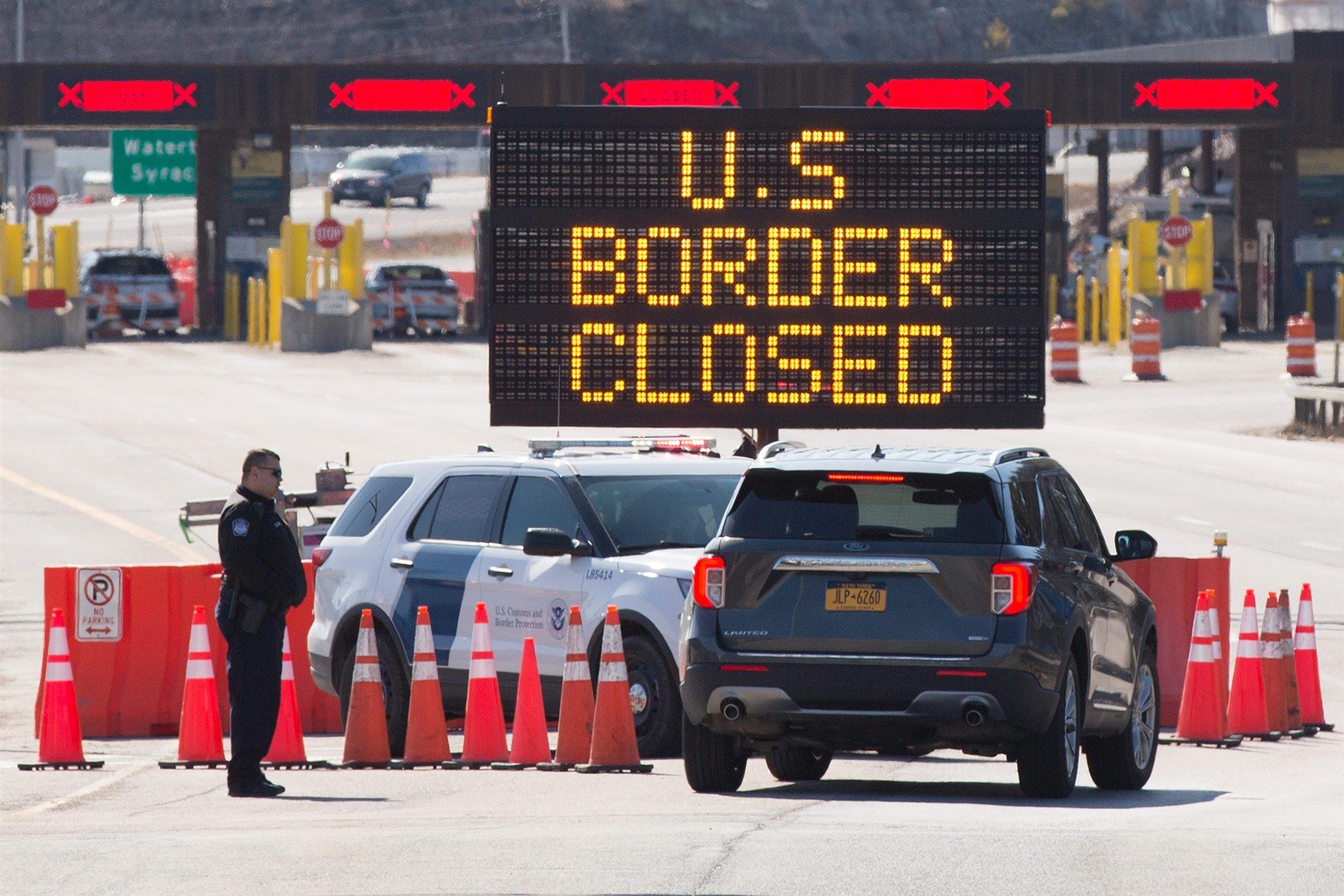 US Canada border closed