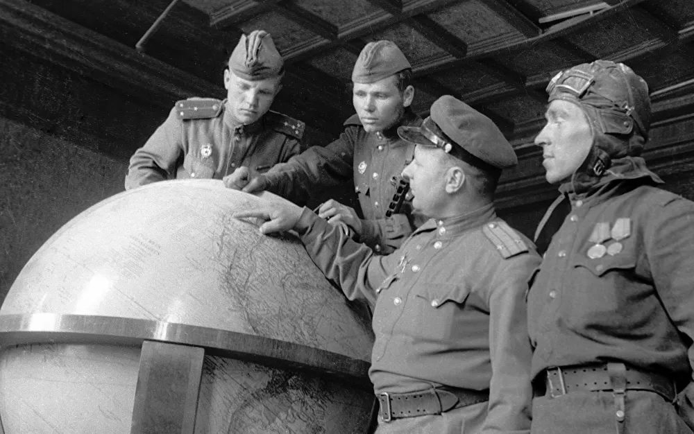 Click to enlarge Globe in Adolf Hitler's Reich Chancellory office.