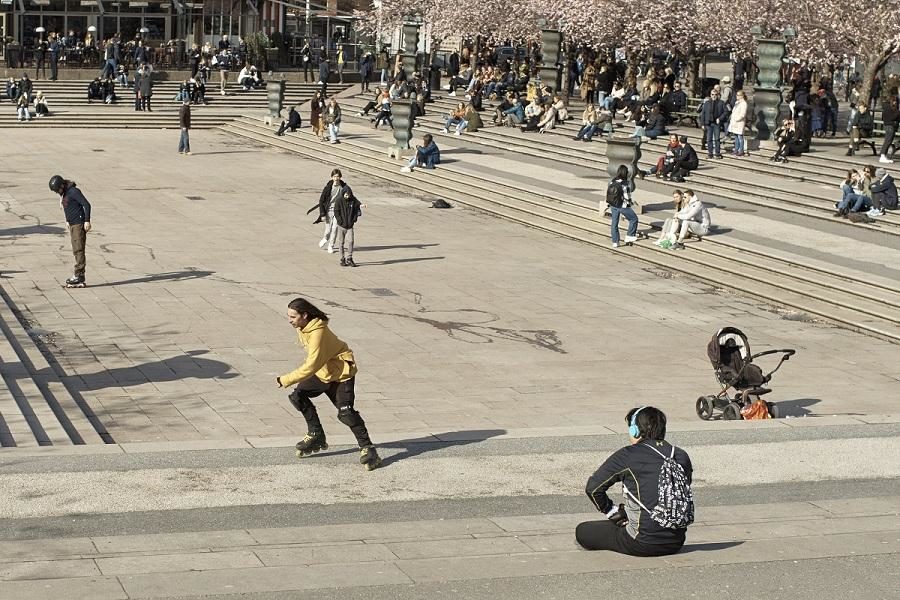 Click to enlarge people in park