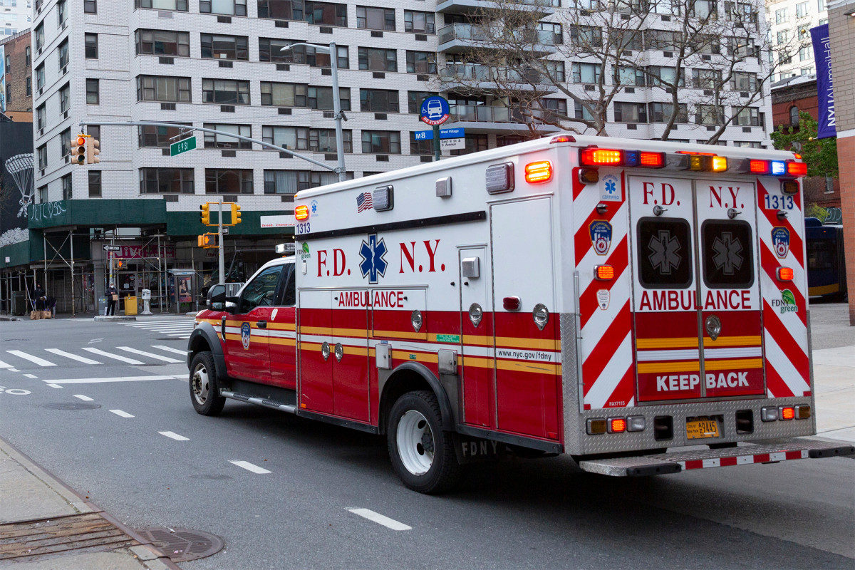 Click to enlarge FDNY ambulance