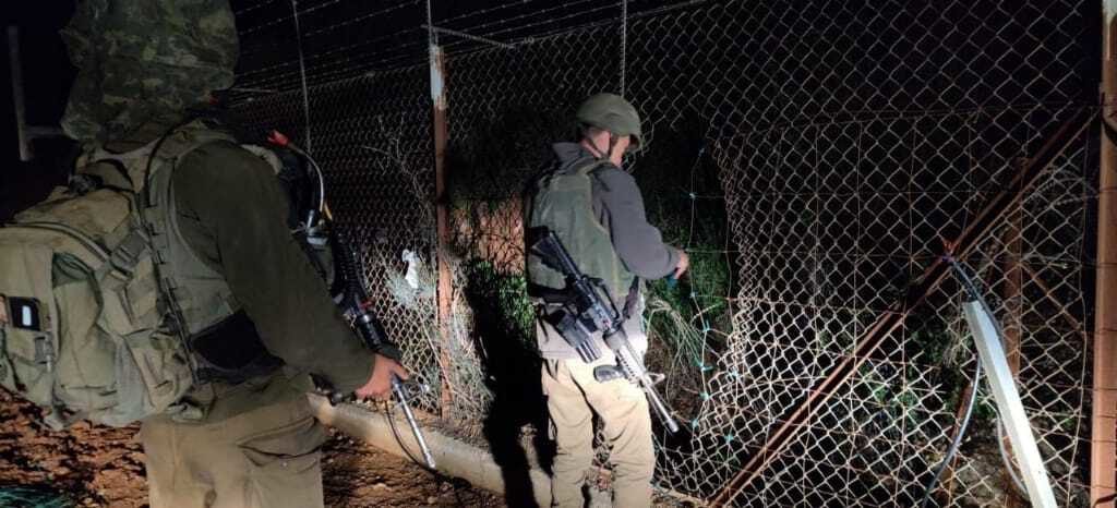 Click to enlarge israel lebanon fence