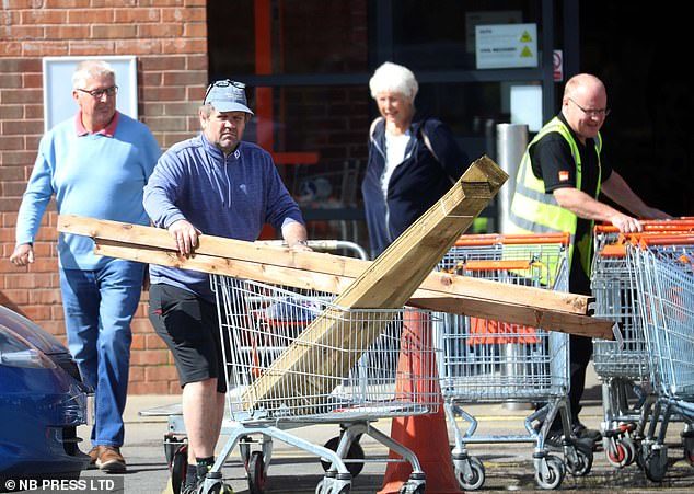 B&Q store