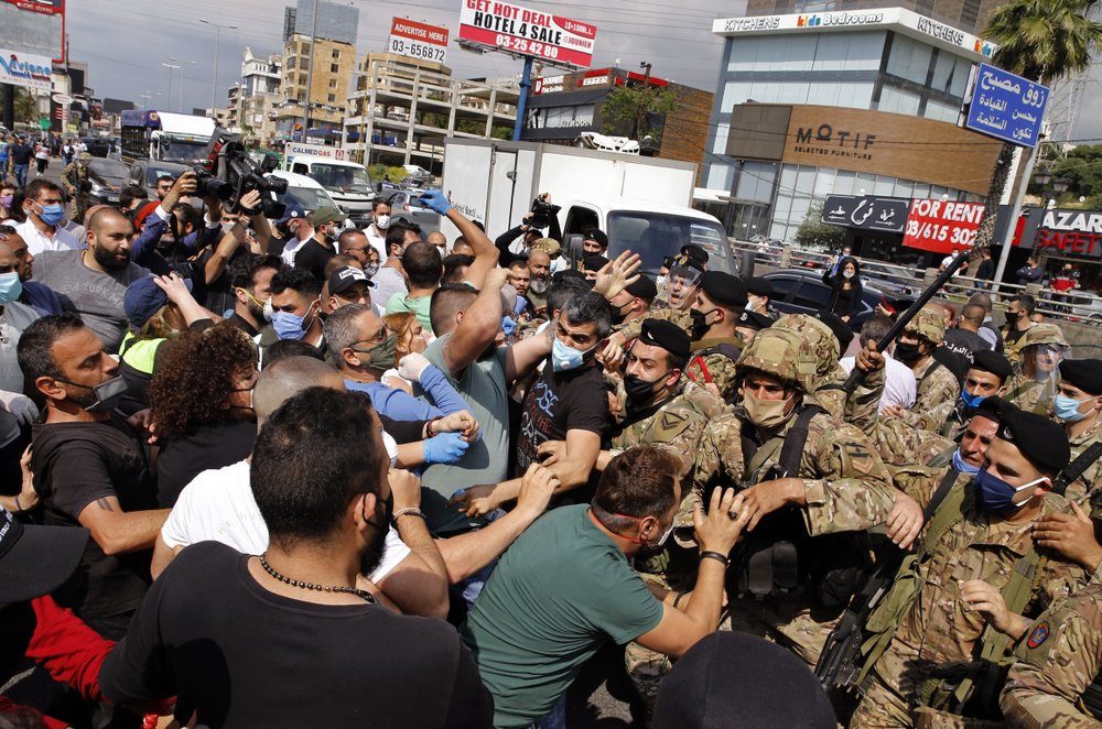 Click to enlarge lebanon riots currency