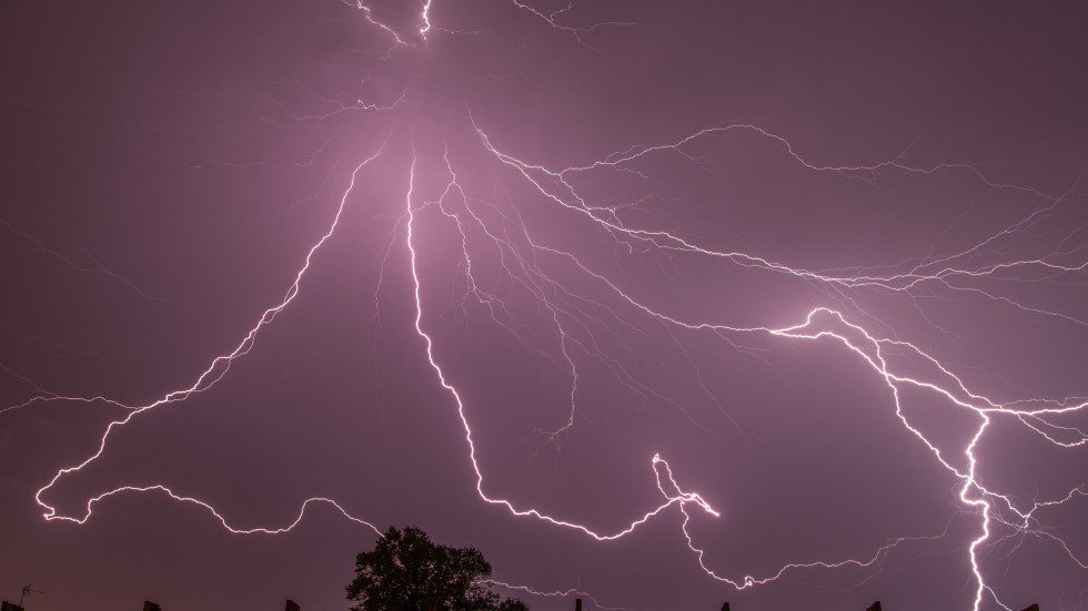 Click to enlarge lightning