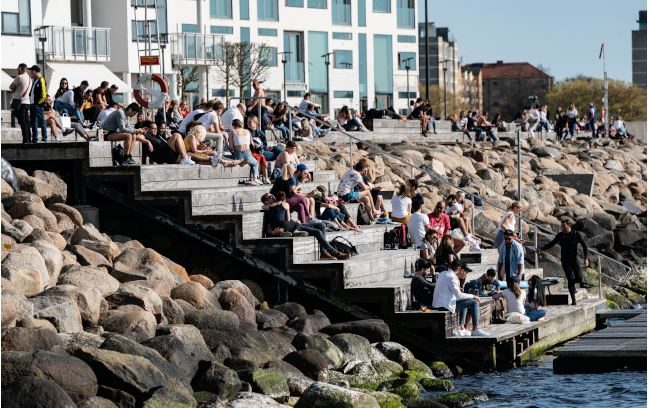 people beach sweden coronavirus