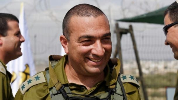 Yisrael Shomer shot palestinian back