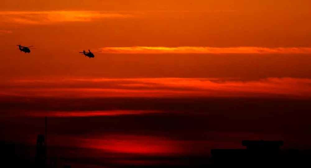 Click to enlarge black hawk helicopters