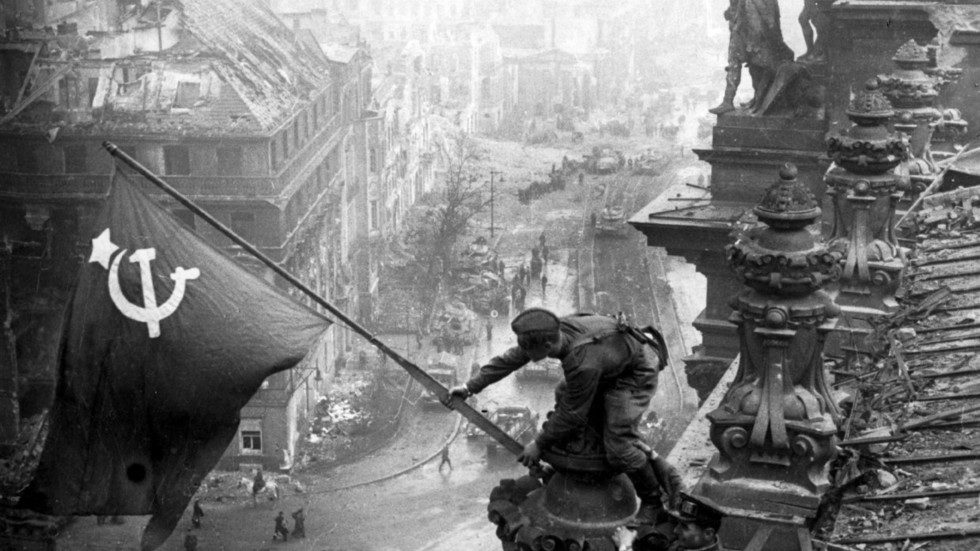 hoisting of the Red Flagg on the Reichstag in Berlin.