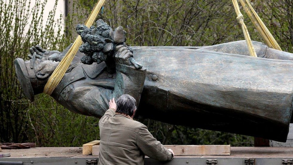Click to enlarge statue of Ivan Konev