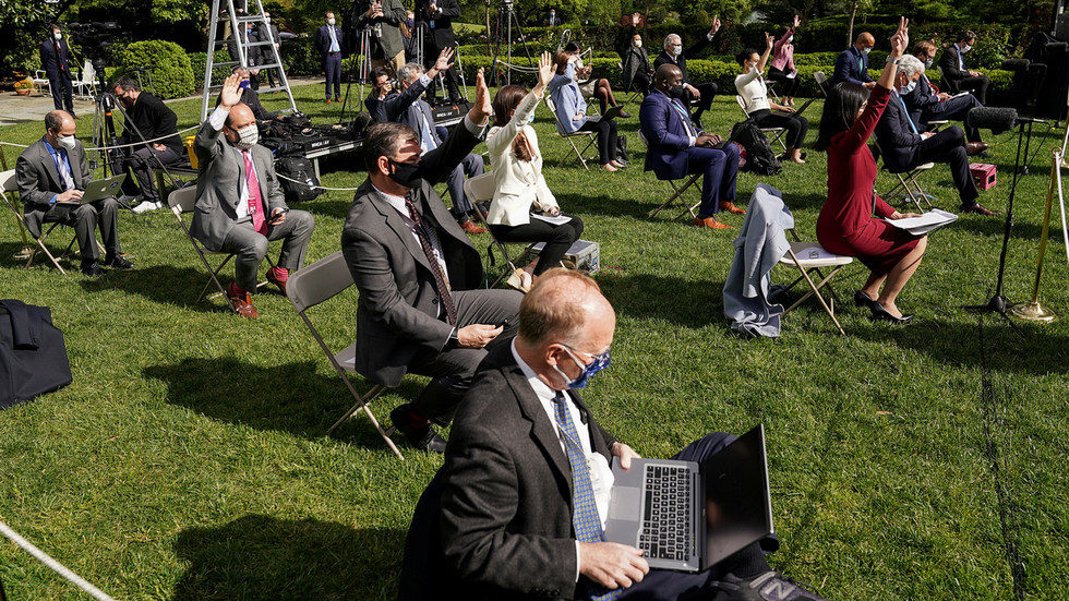 Click to enlarge reporters mask wh