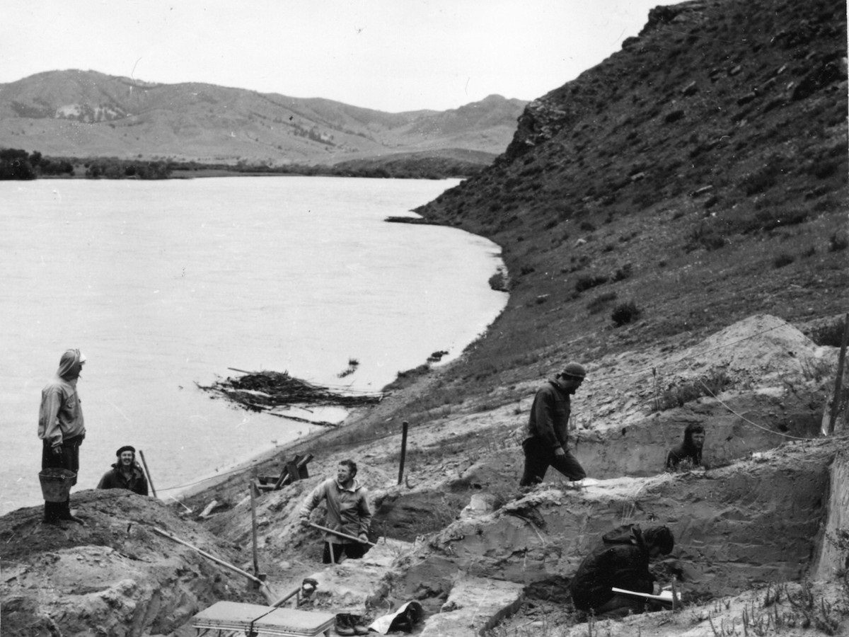 Excavation at the Ust'-Kyakhta-3 site