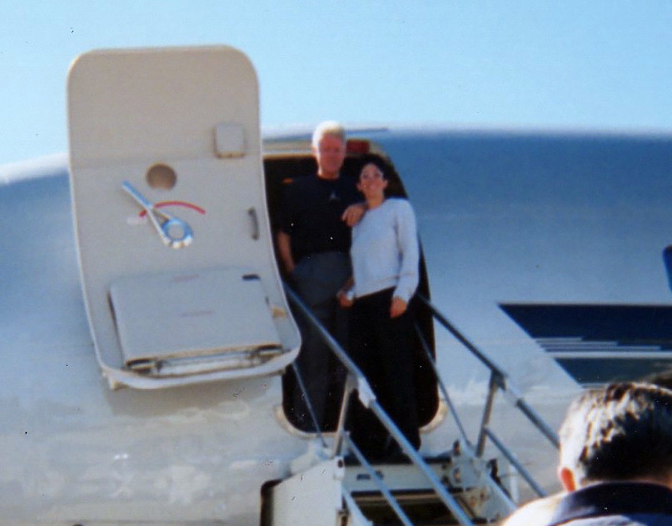 Click to enlarge Bill Clinton and Ghislaine Maxwell