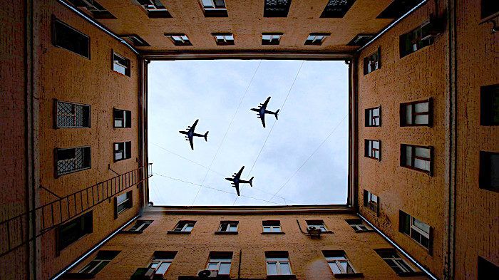 Click to enlarge Planes in sky